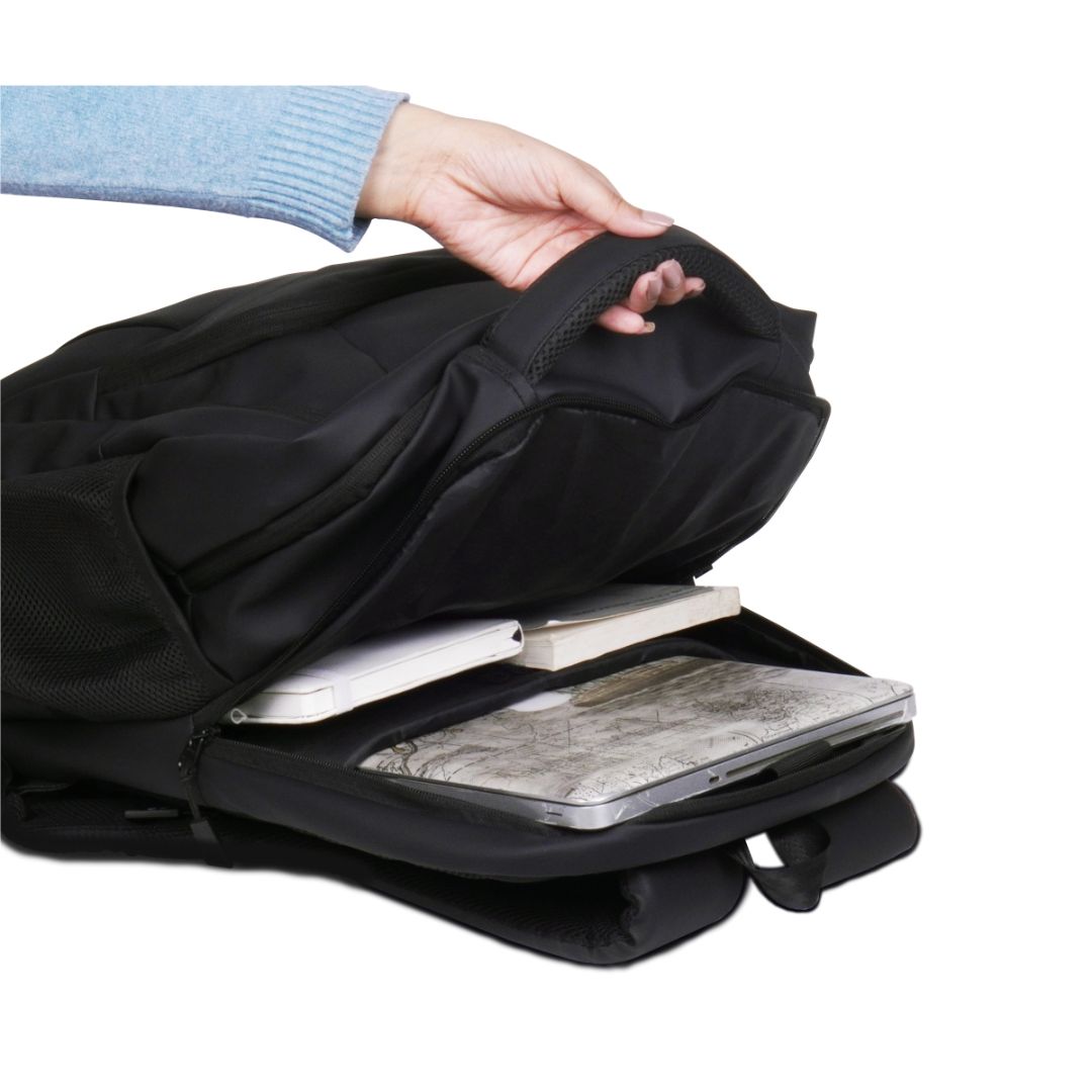 Full matte Classic backpack with spacious construction