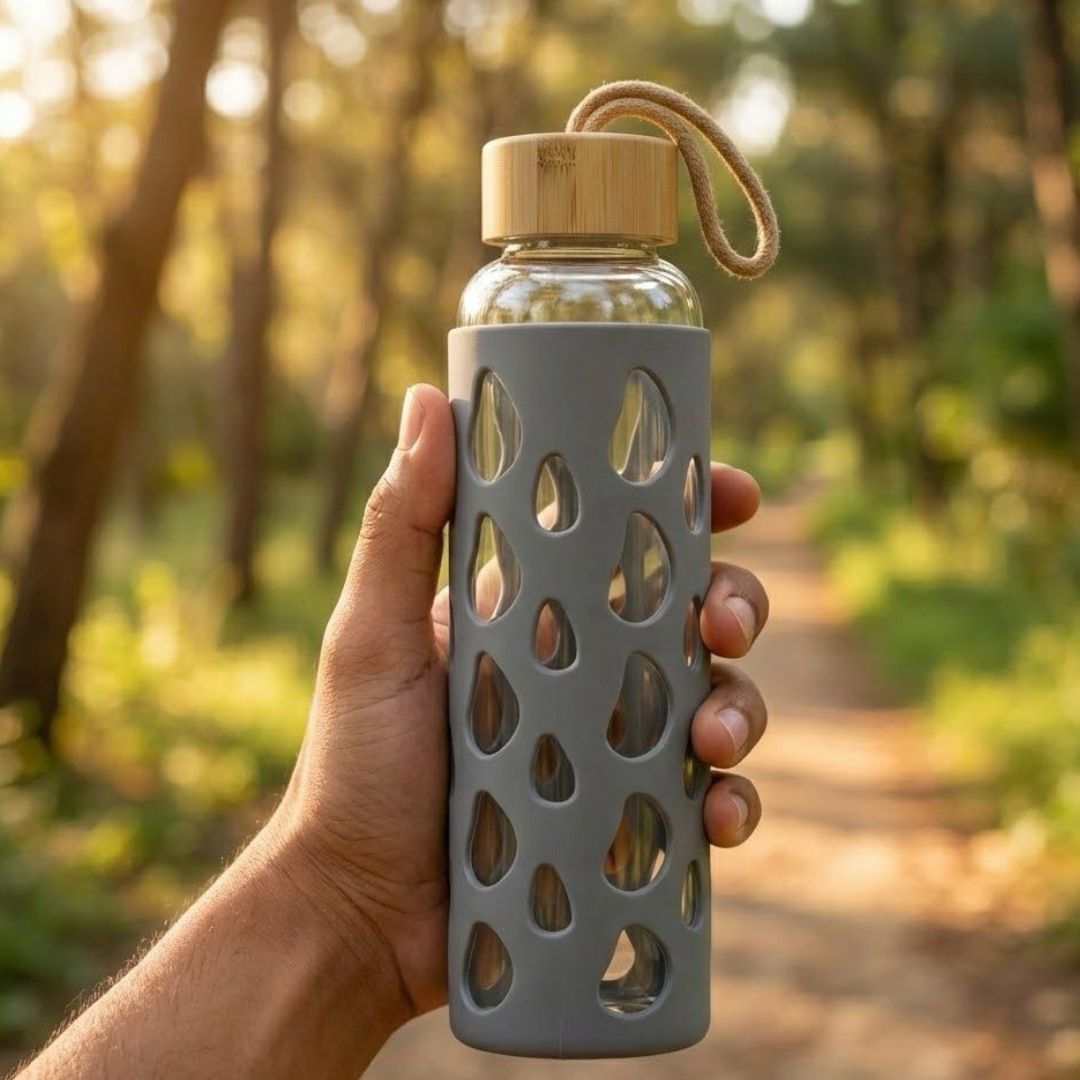Borosilicate bottle with Bamboo Cap and Silicon sleeve