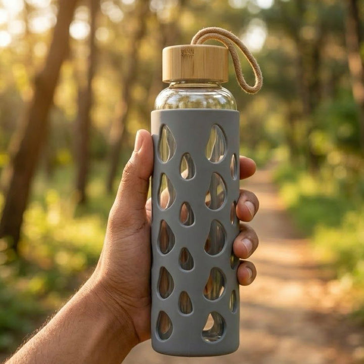 Borosilicate bottle with Bamboo Cap and Silicon sleeve